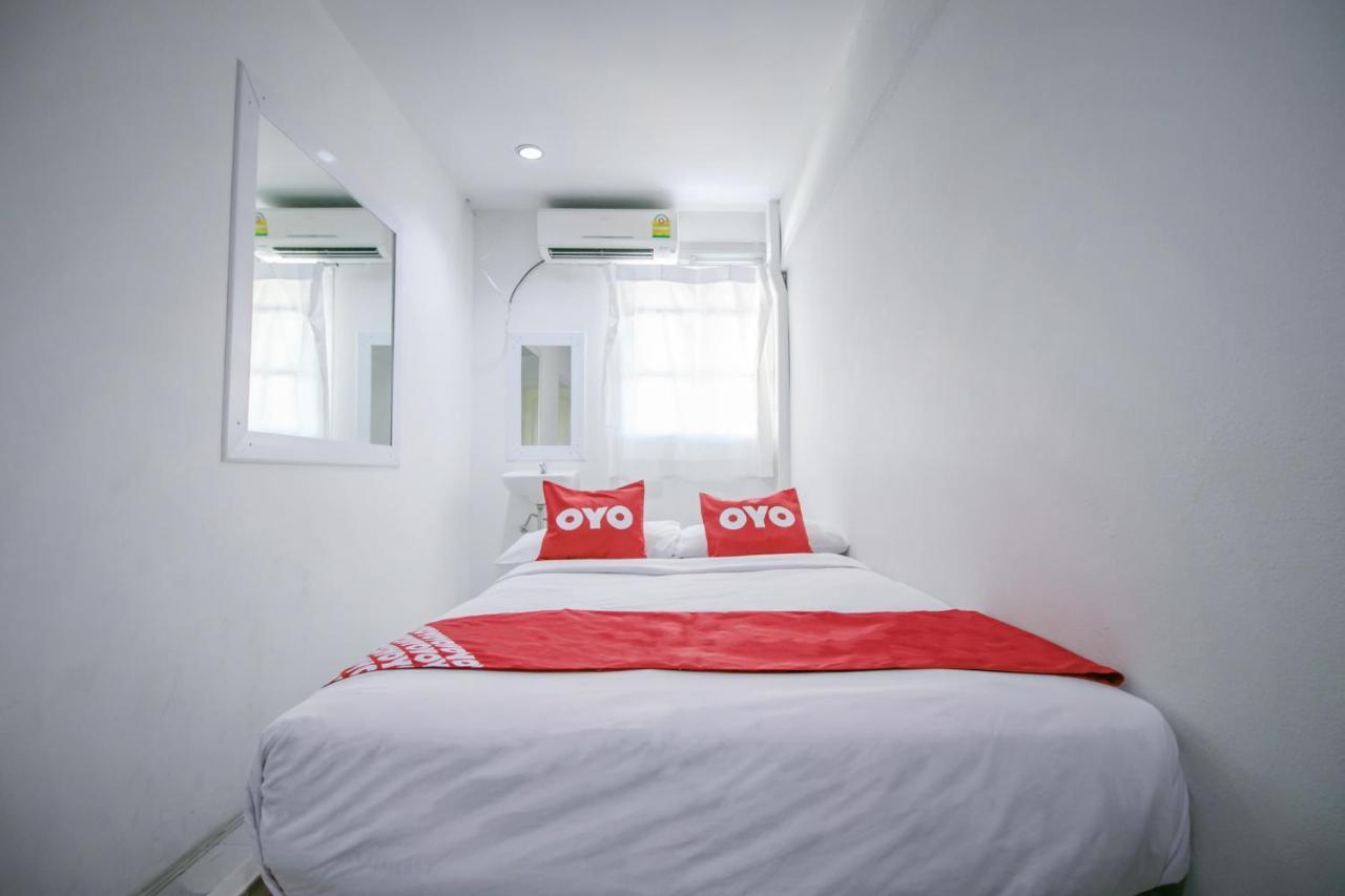 Oyo 568 Art Hotel Hua Lamphong Bangkok Buitenkant foto