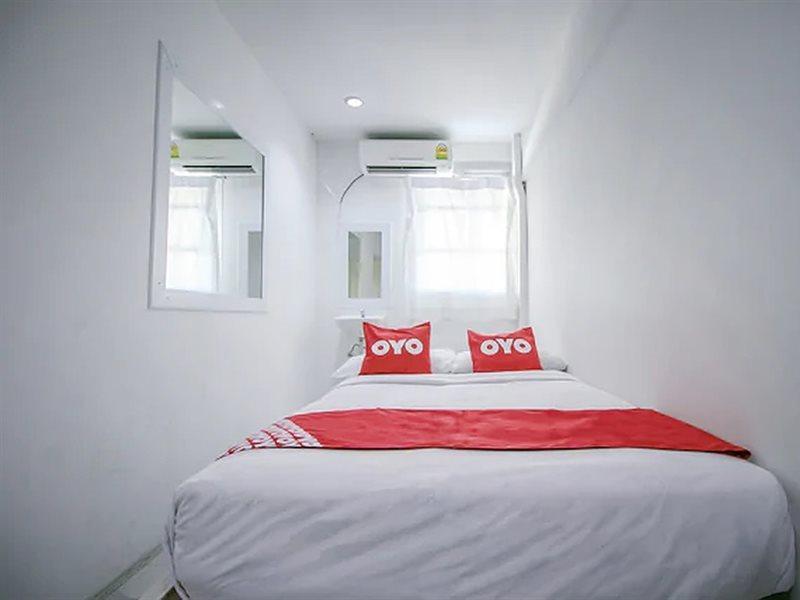 Oyo 568 Art Hotel Hua Lamphong Bangkok Buitenkant foto